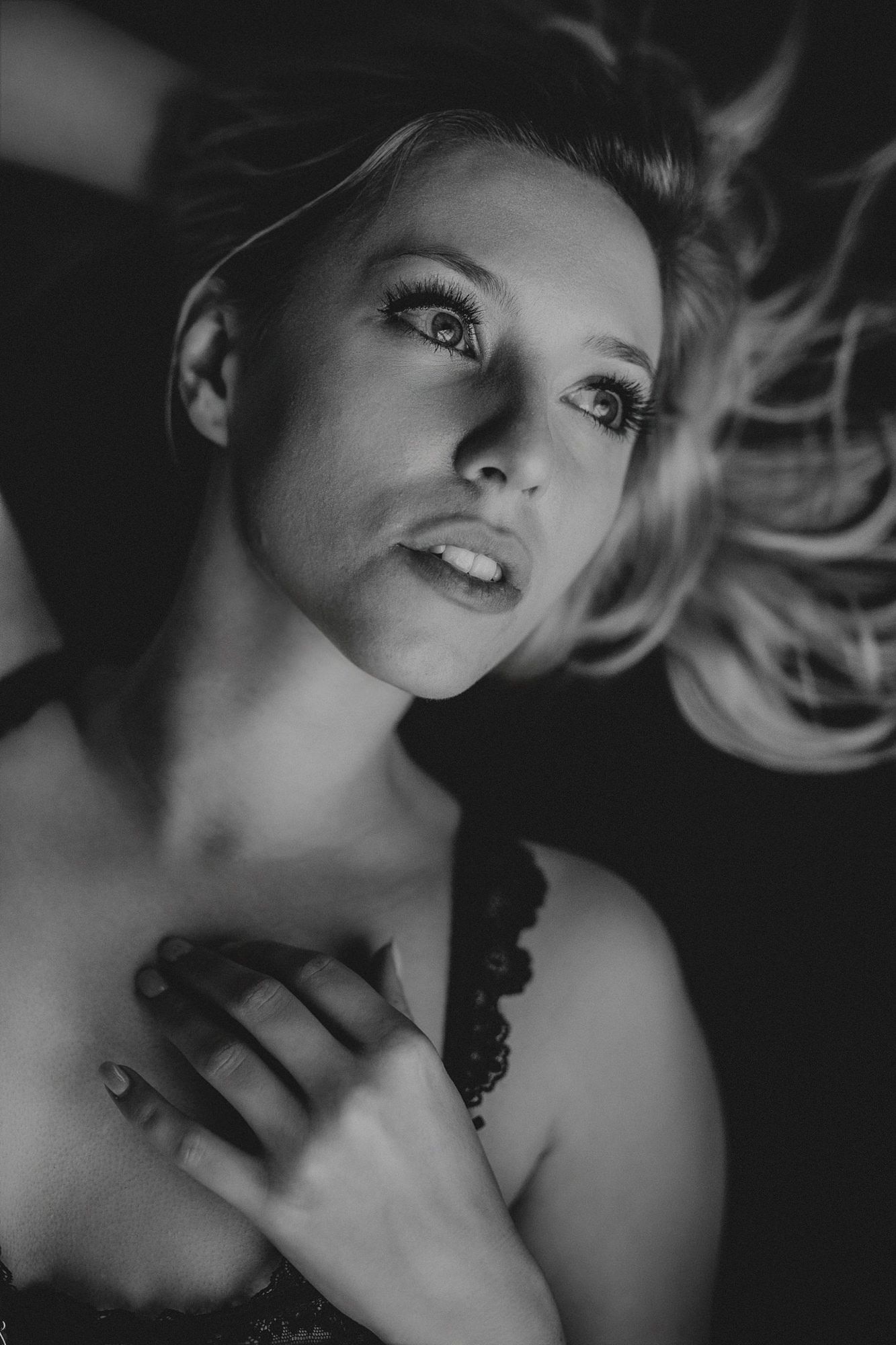 natural light boudoir studio
